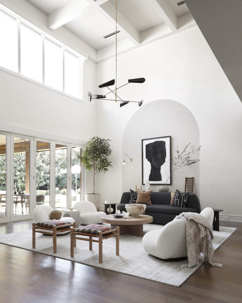20 Amazing Ideas for Vaulted Ceiling Lighting for Every Room - Cubby ...