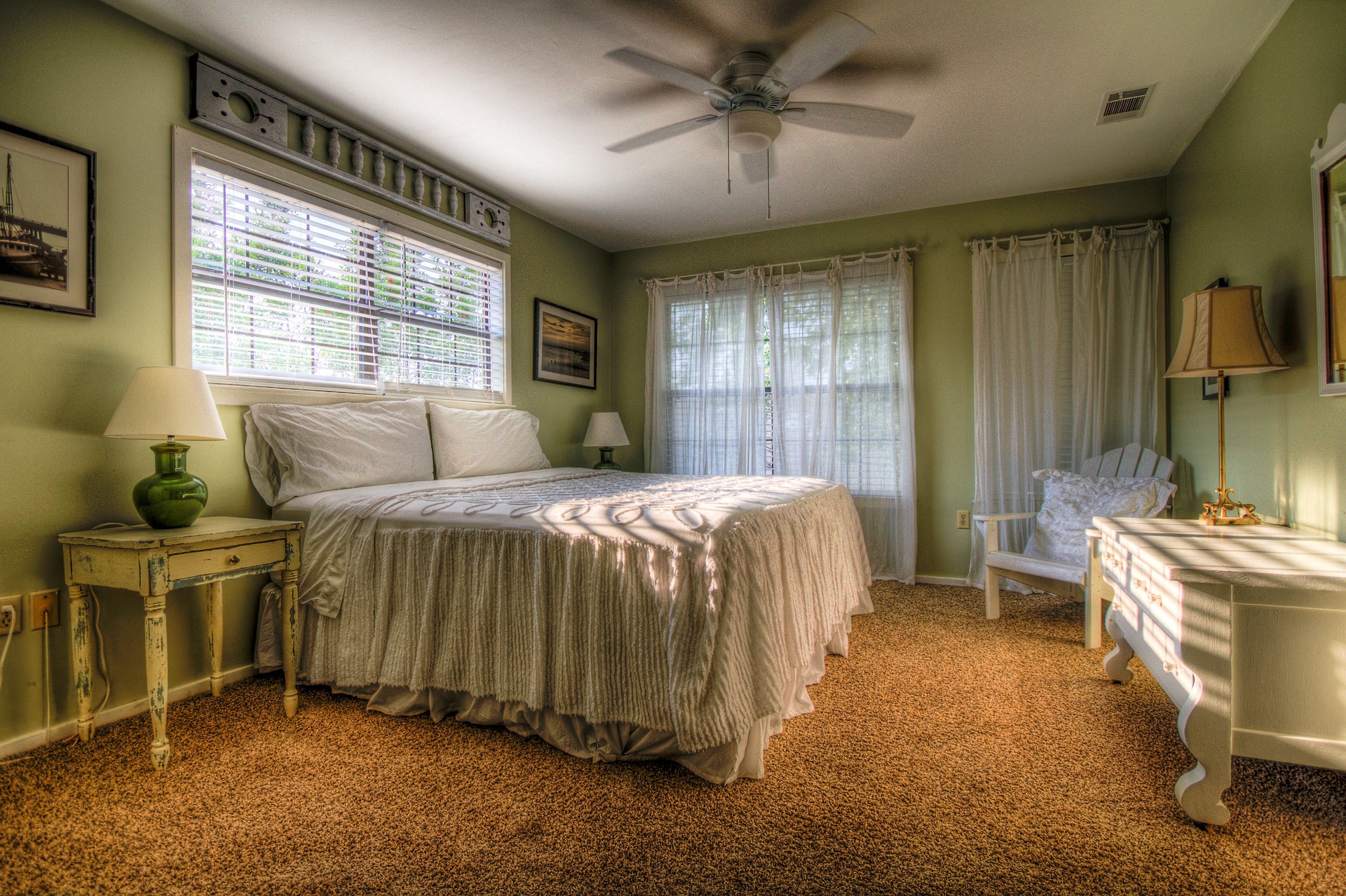 11 Outstanding Hotel Room Design Ideas to Consider - Cubby Home Design