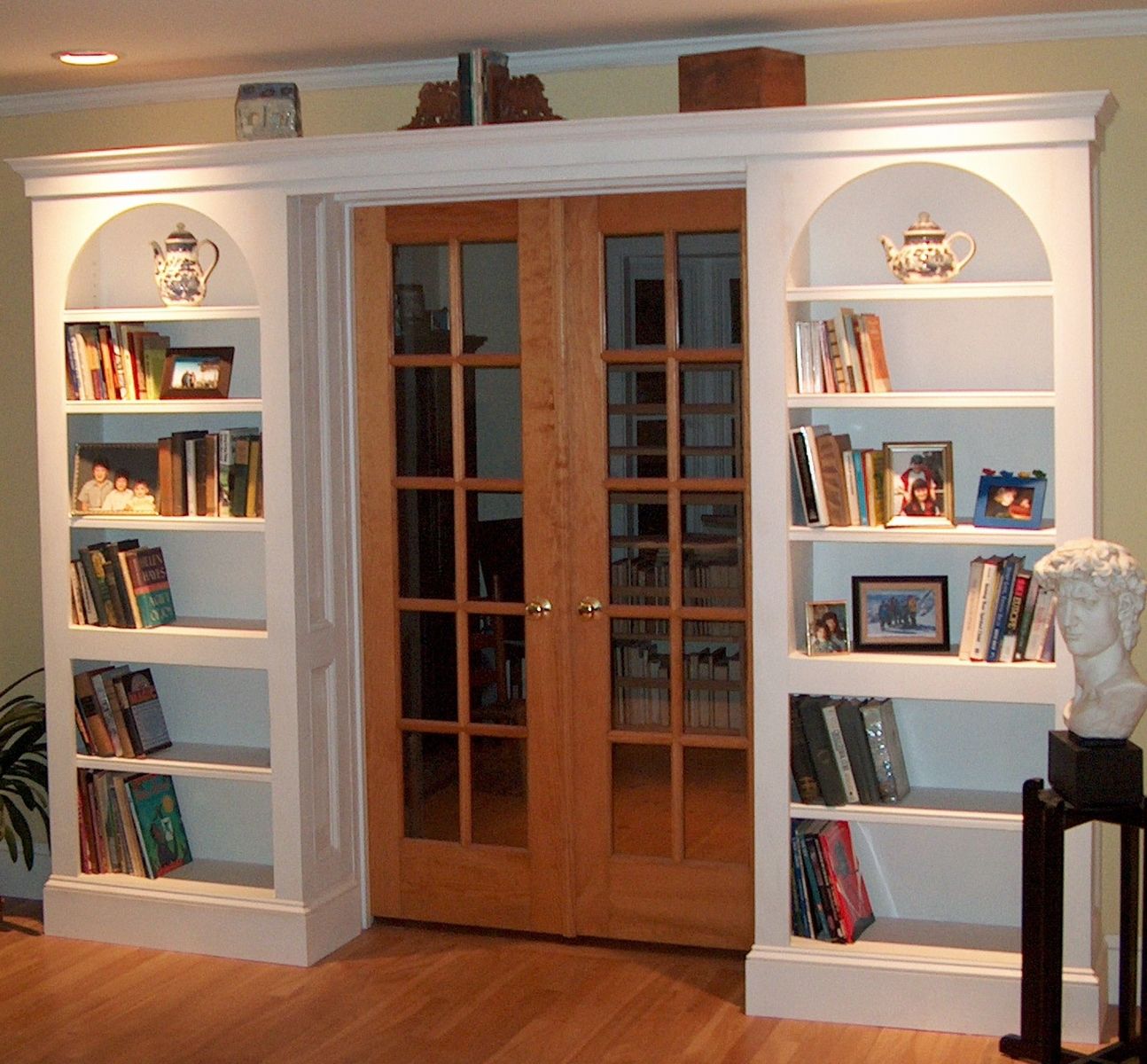 Ideas for a Sophisticated Arched Bookcase