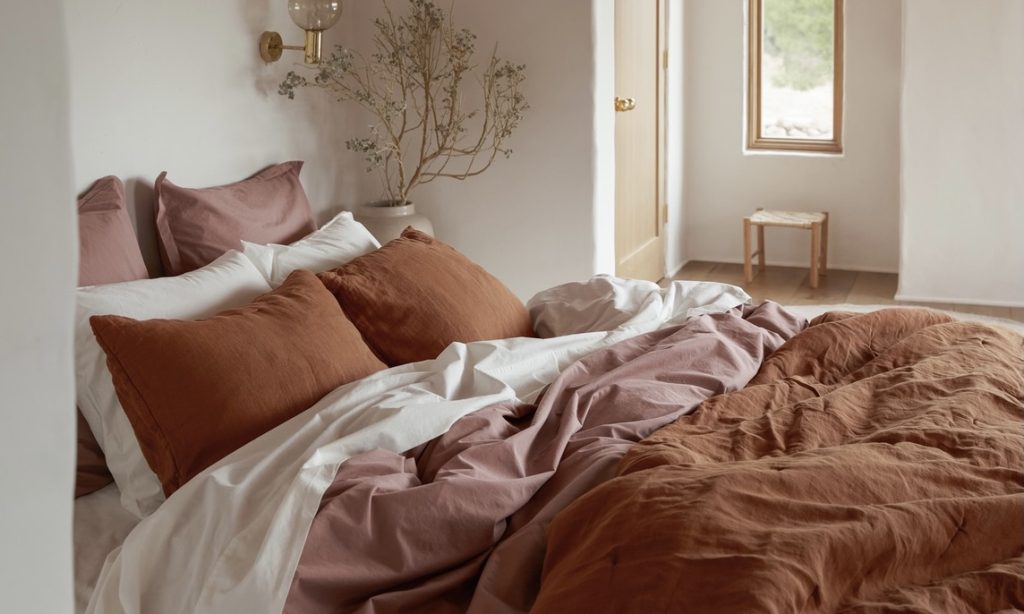 Provide Cosy and Colourful Bedding