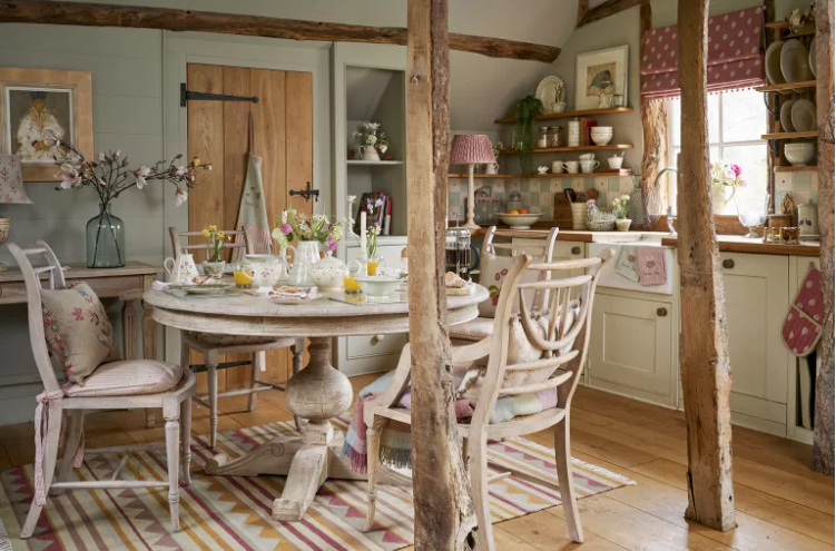 An Antique Finish Round Table